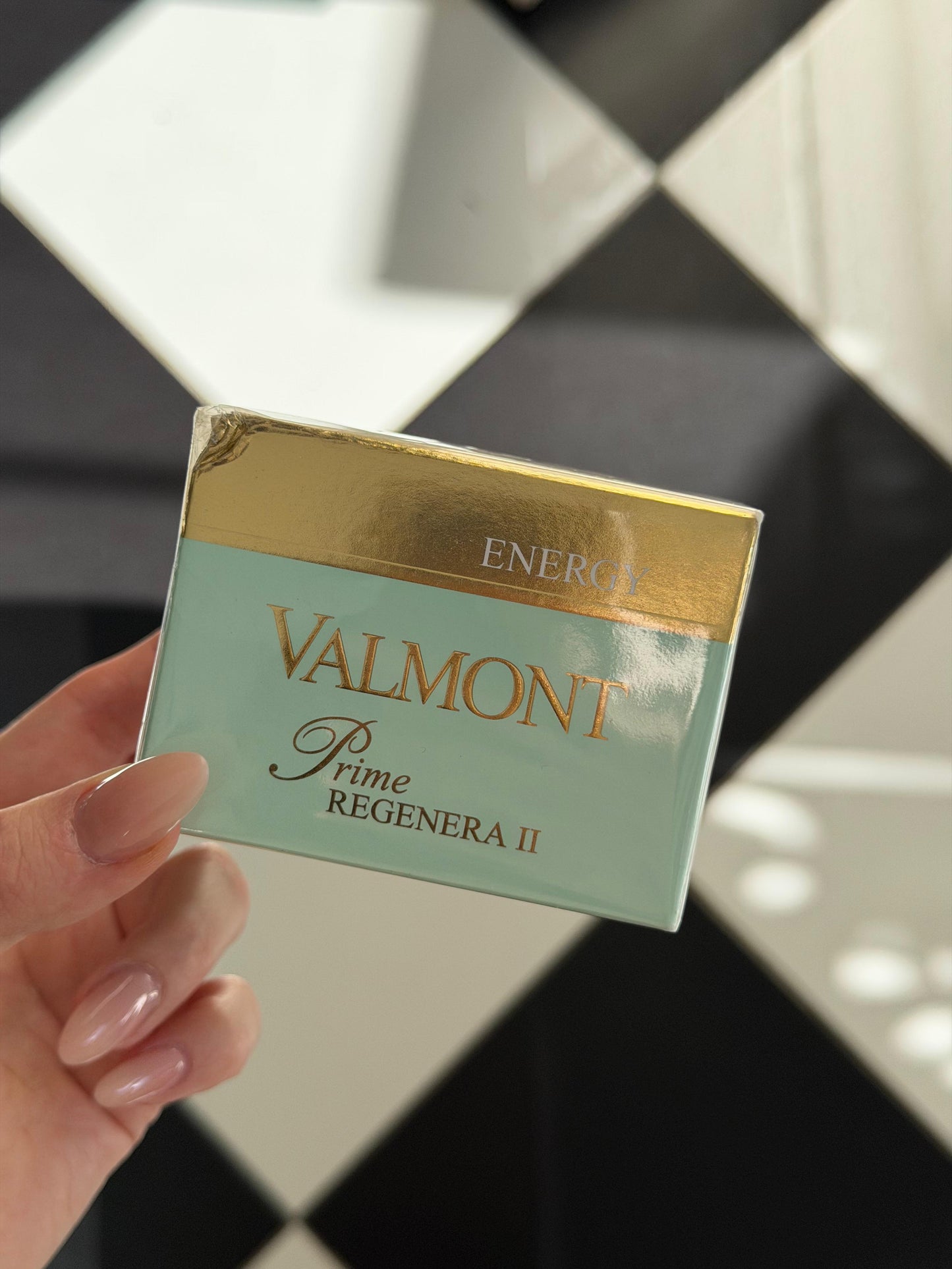VALMONT Energy Prime Rigenera II
Intense Nutrition And Repairing Cream