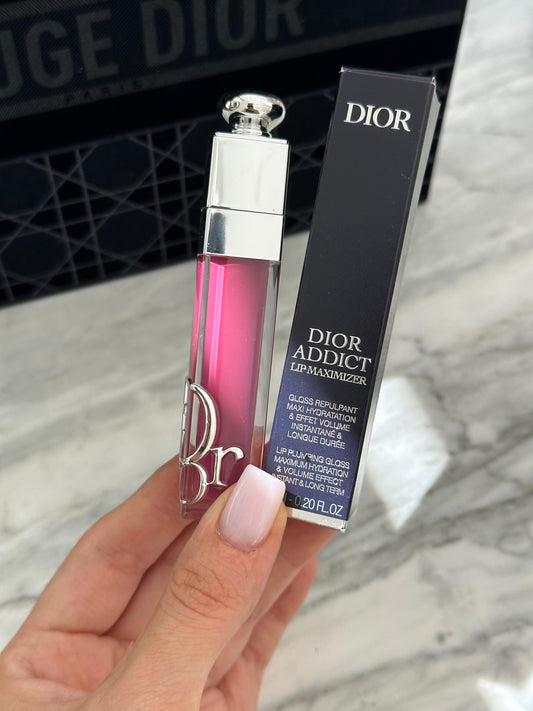 DIOR Addict Lip Maximizer
Plumping Gloss - Instant and Long-Term Volume Effect - 24h Hydration