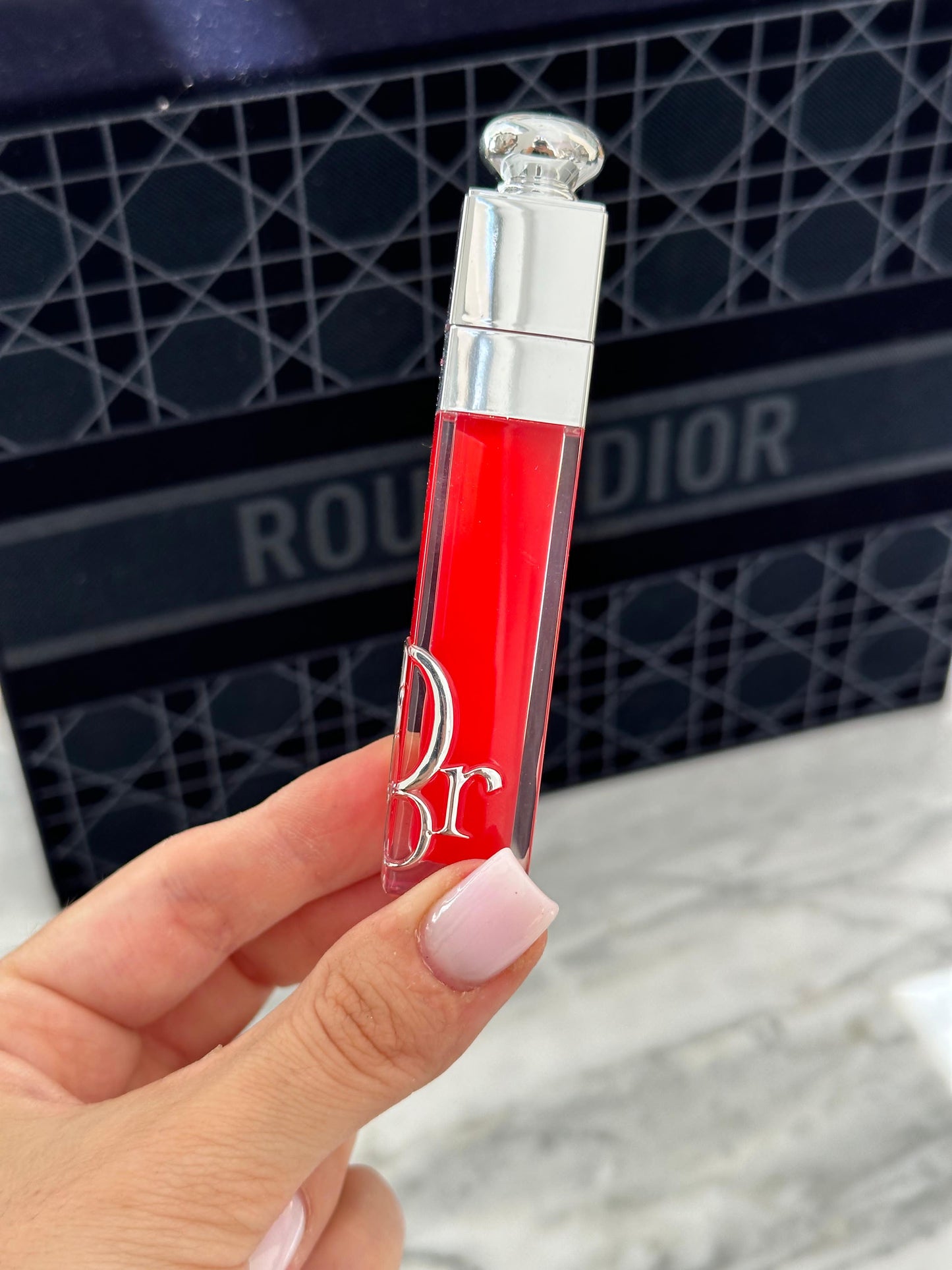 DIOR Addict Lip Maximizer
Plumping Gloss - Instant and Long-Term Volume Effect - 24h Hydration