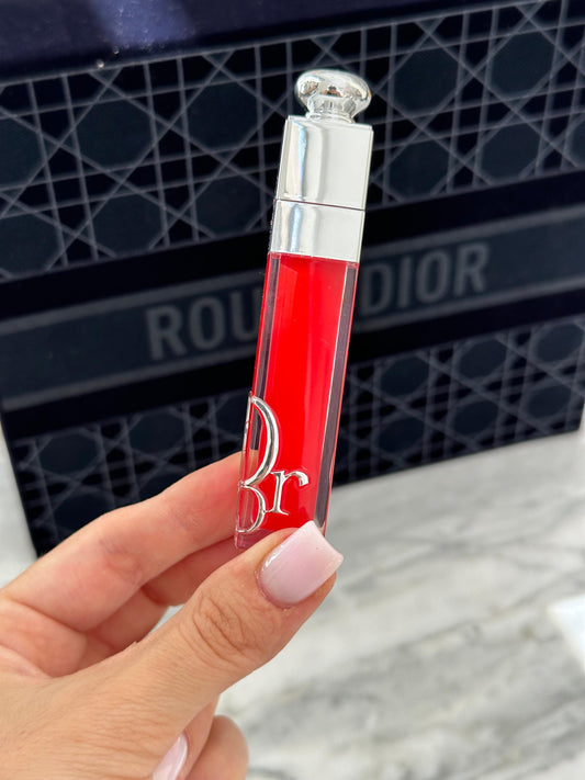 DIOR Addict Lip Maximizer (015)
Plumping Gloss - Instant and Long-Term Volume Effect - 24h Hydration