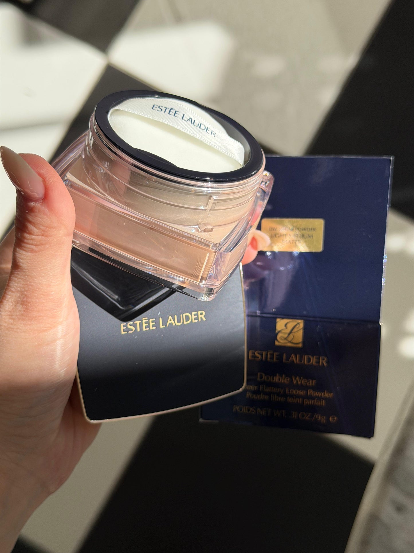 ESTÉE LAUDER Double Wear
Sheer Flattery Loose Powder - Light Medium Matte