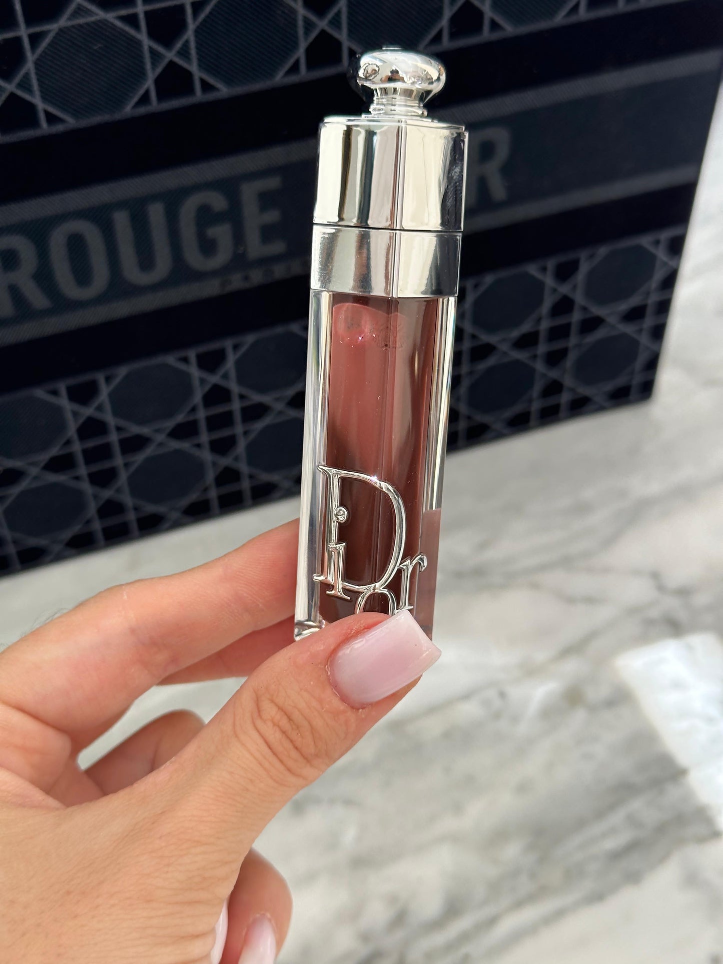 DIOR Addict Lip Maximizer
Plumping Gloss - Instant and Long-Term Volume Effect - 24h Hydration