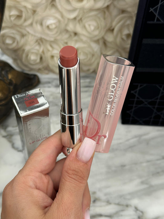 DIOR Addict Lip Glow (038)
Natural Glow Custom Color Reviving Lip Balm - 24H Hydration