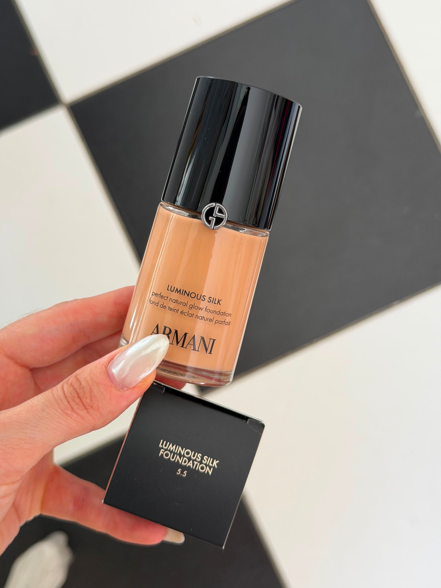 ARMANI Luminous Silk Natural Glow Blurring Foundation
Medium Buildable Coverage, 24HR Wear