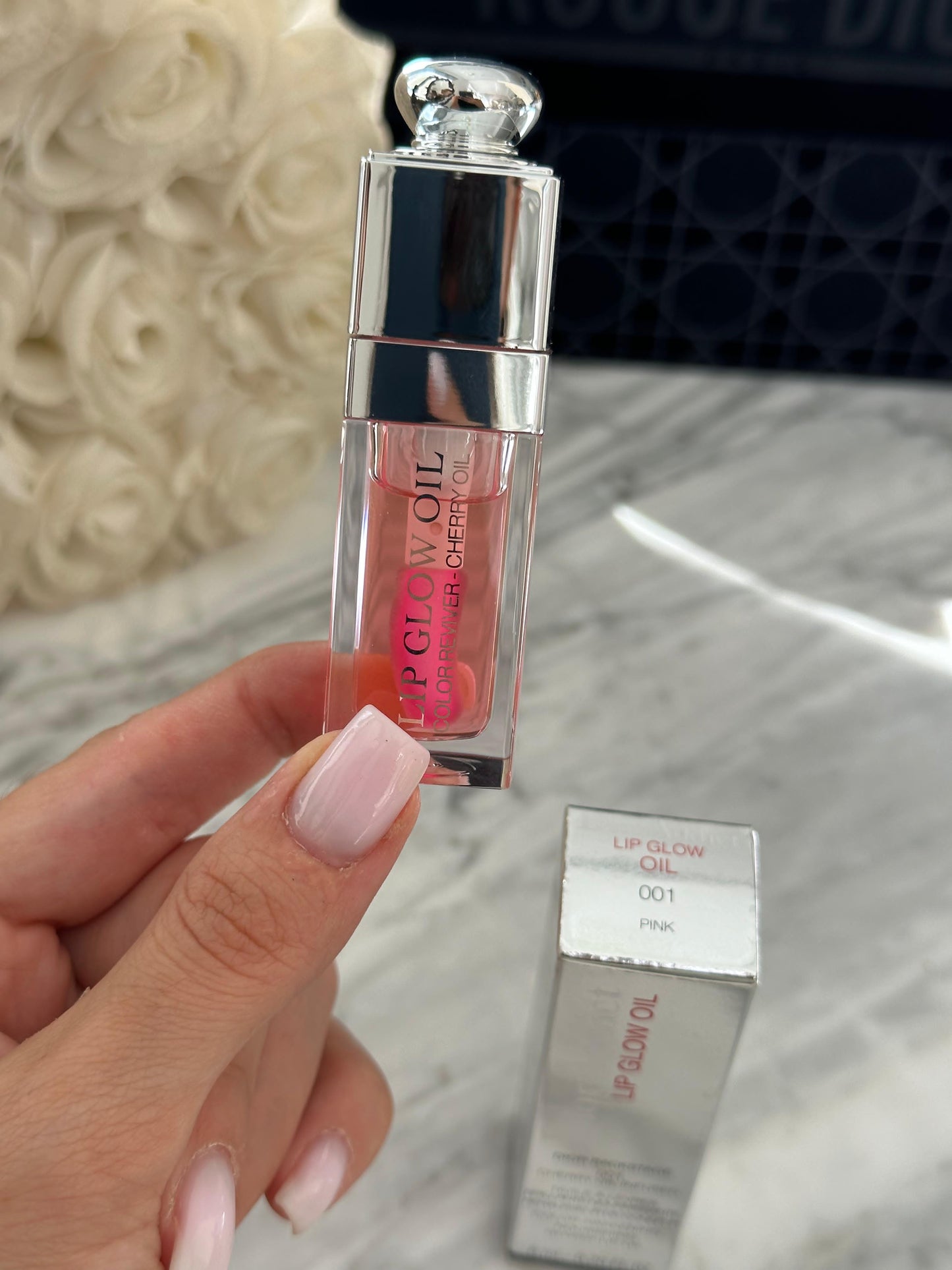 DIOR Addict Lip Glow Oil - Pink
Nourishing Lip Oil - Intense Gloss