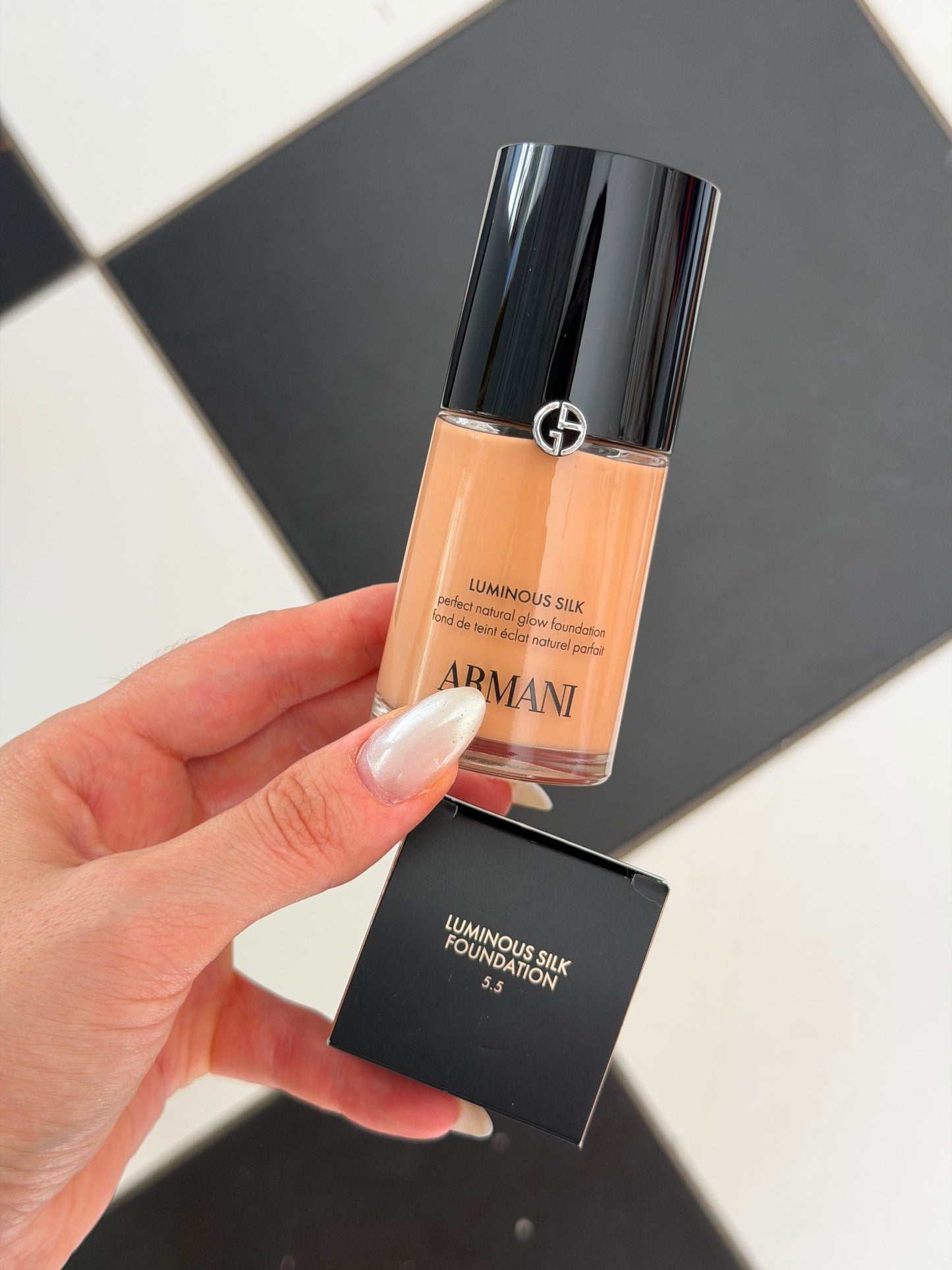 ARMANI Luminous Silk Natural Glow Blurring Foundation
Medium Buildable Coverage, 24HR Wear