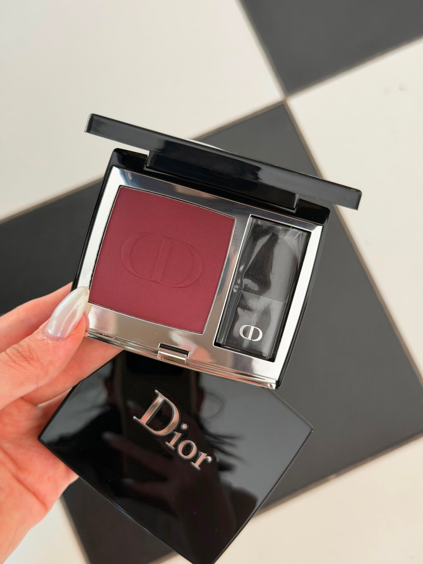 DIOR Rouge Blush
Couture Colour Makeup - Long Wear (720)