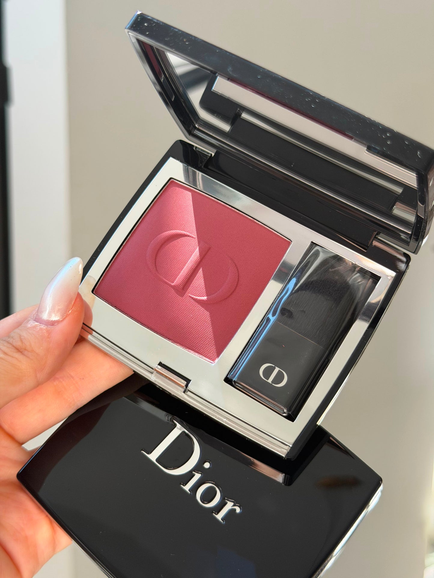 DIOR Rouge Blush
Couture Colour Makeup - Long Wear (720)