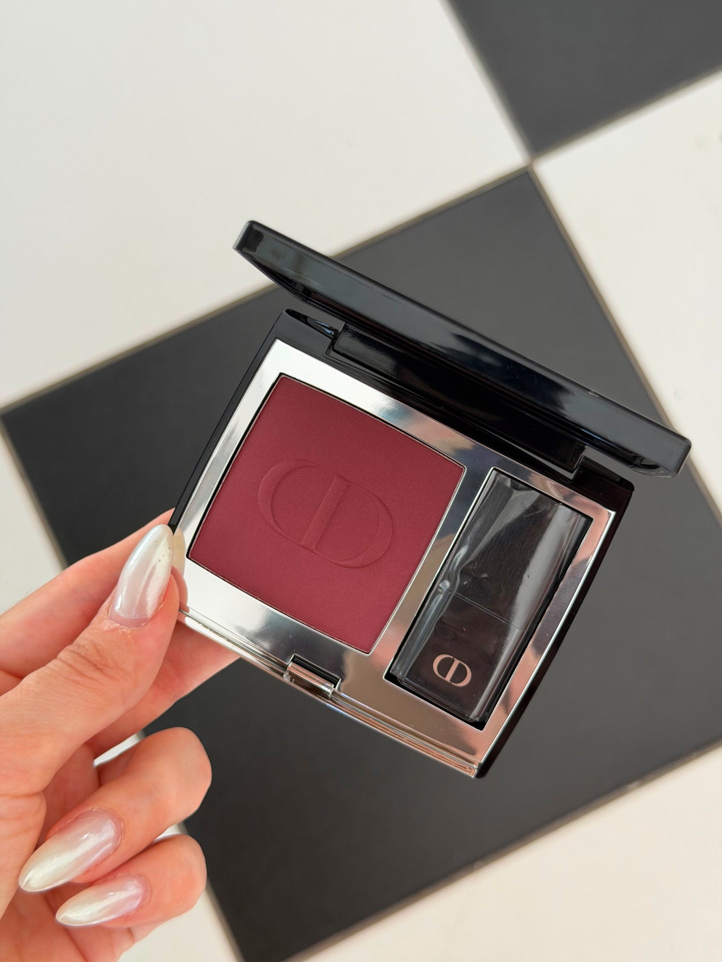 DIOR Rouge Blush
Couture Colour Makeup - Long Wear (720)