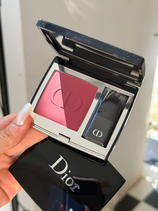 DIOR Rouge Blush
Couture Colour Makeup - Long Wear (720)