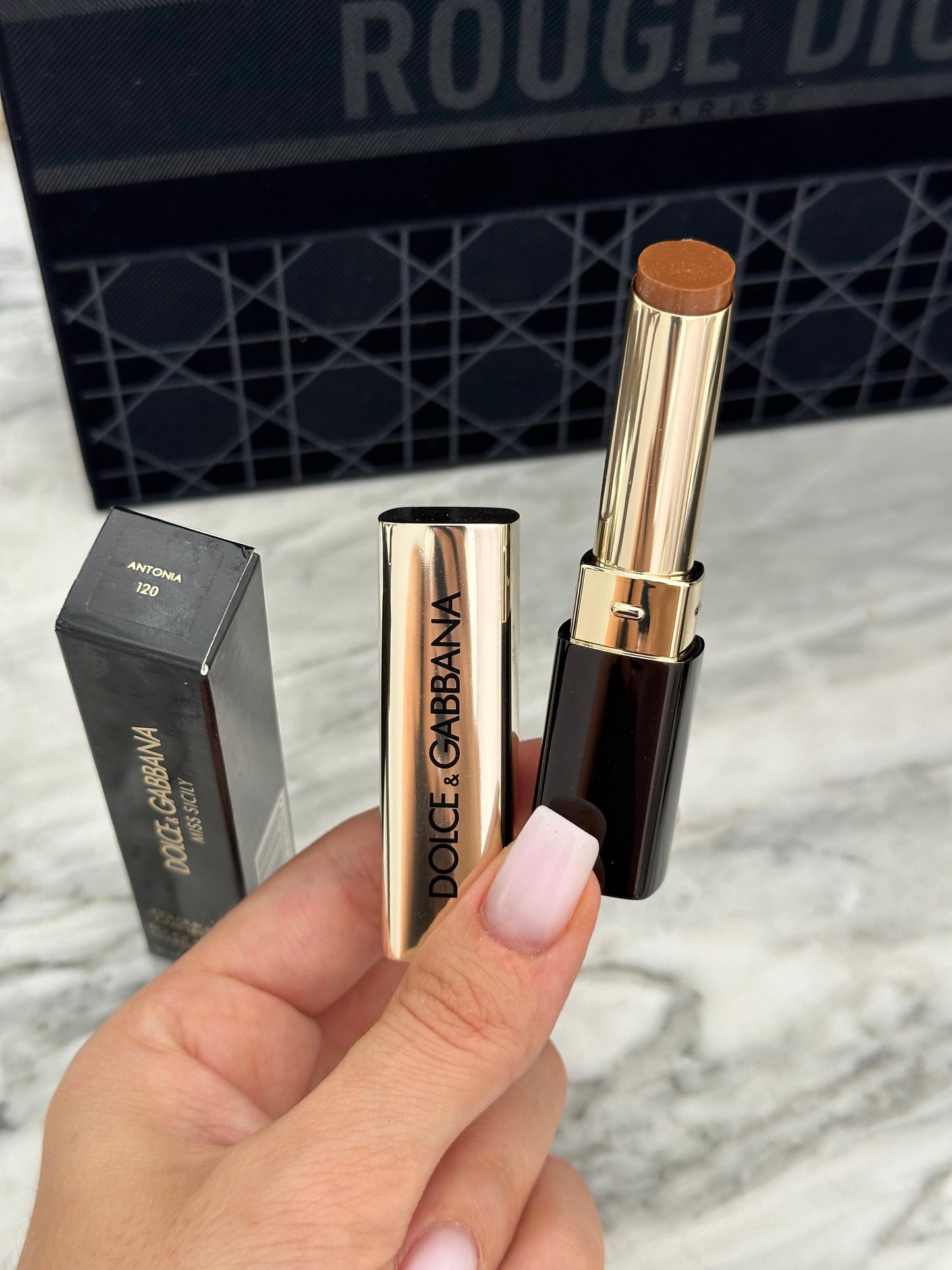 DOLCE&GABBANA
Miss Sicily Colour And Care Lipstick (120)