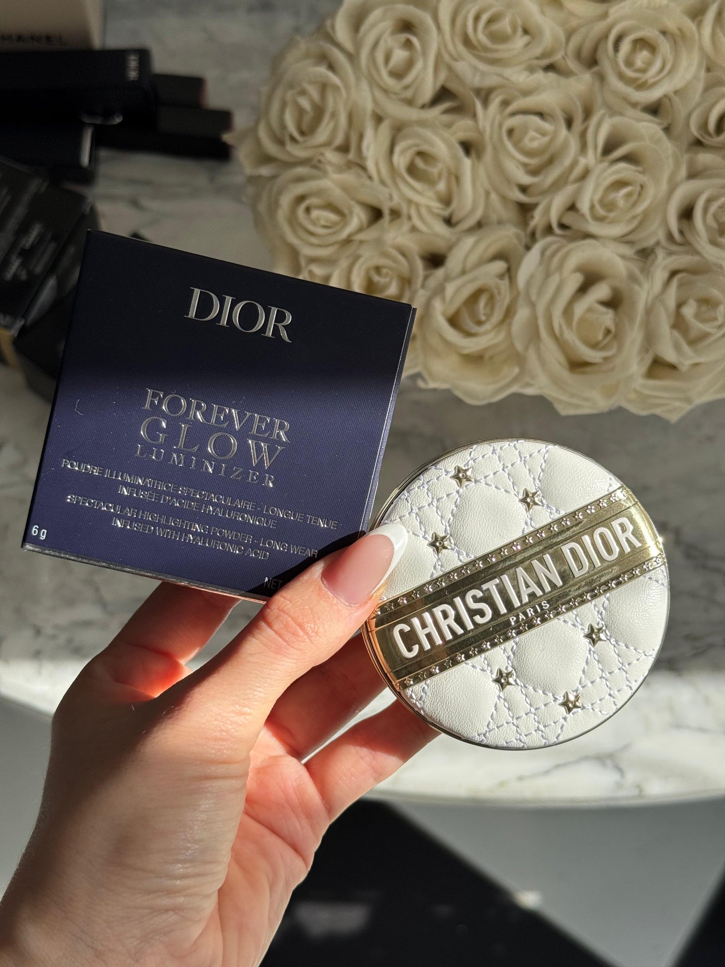 DIOR Forever Glow Luminizer (001 Dior Star) - Limited Edition
Spectacular Highlighter - Long Wear - Infused with Hyaluronic Acid