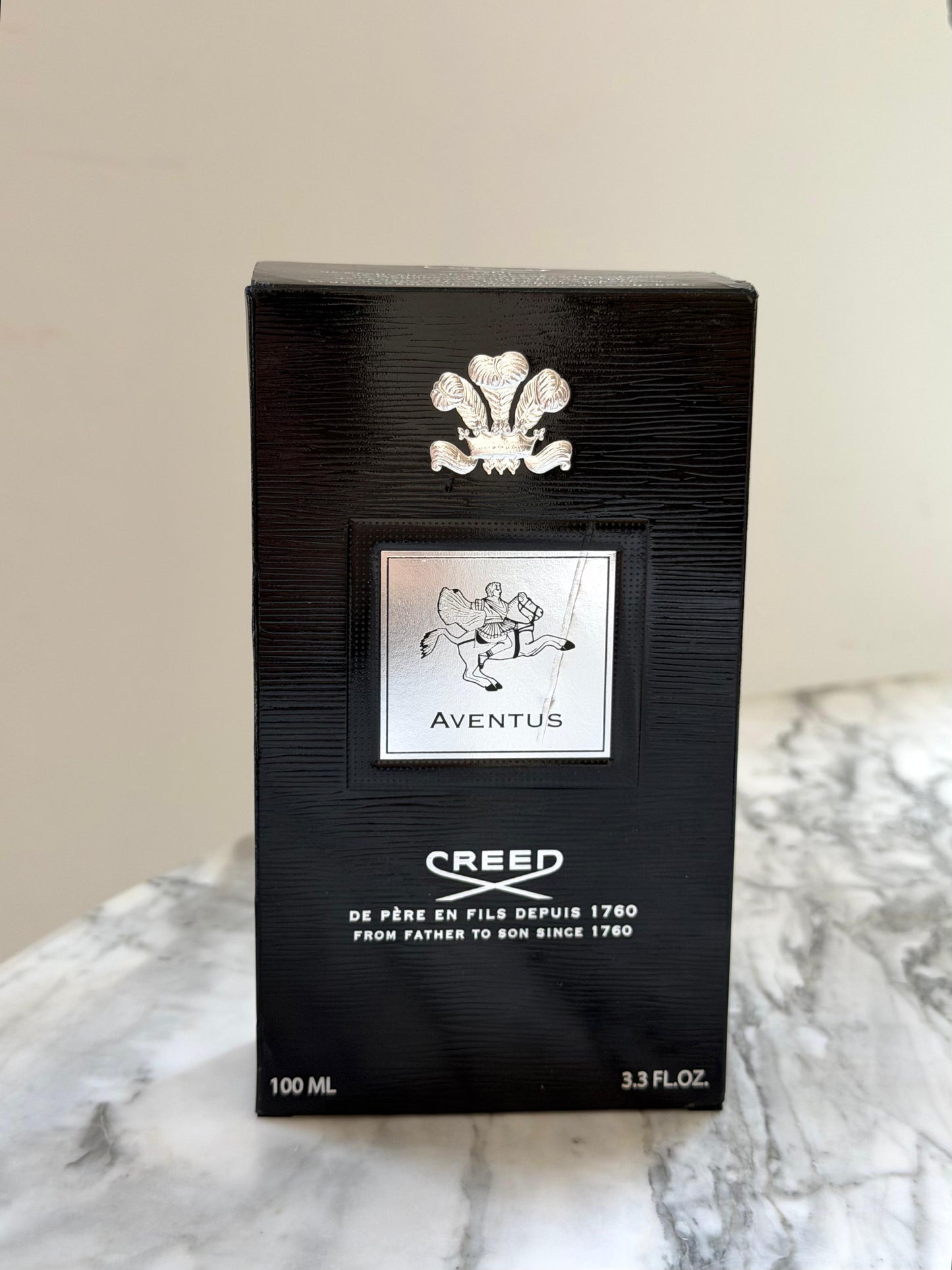 CREED Aventus
Dry Woods, Fresh, Citrus & Fruity