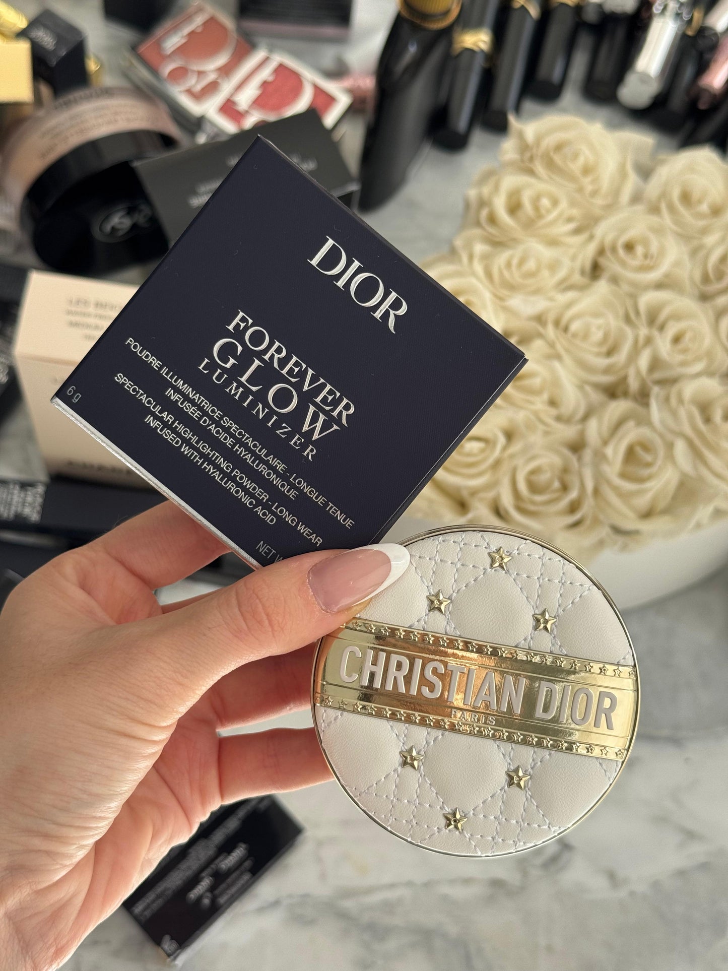 DIOR Forever Glow Luminizer (001 Dior Star) - Limited Edition
Spectacular Highlighter - Long Wear - Infused with Hyaluronic Acid
