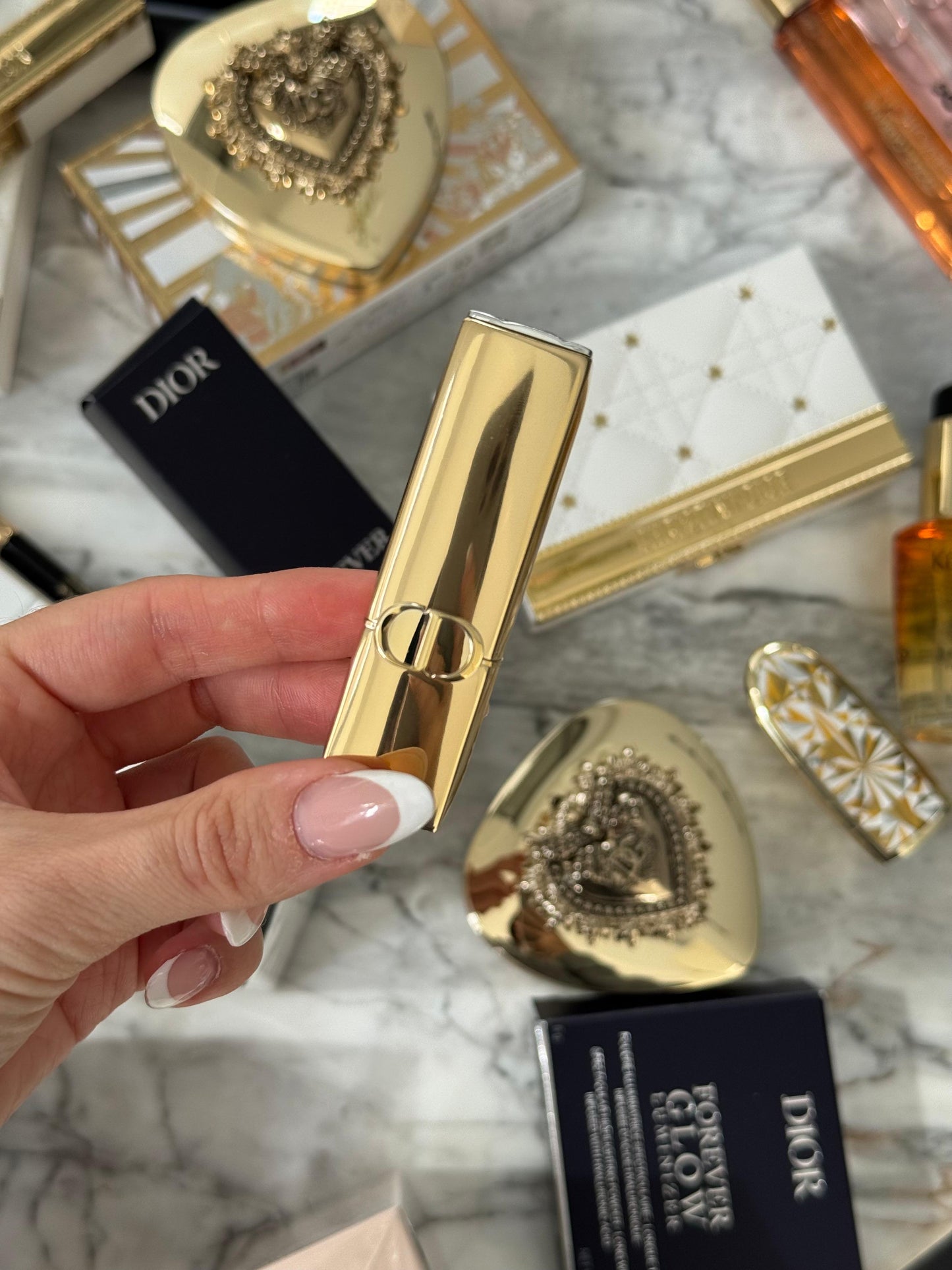 DIOR Rouge Dior - Limited Edition
Couture Color Lipstick (210 Satin) - Hydrating and Longwearing