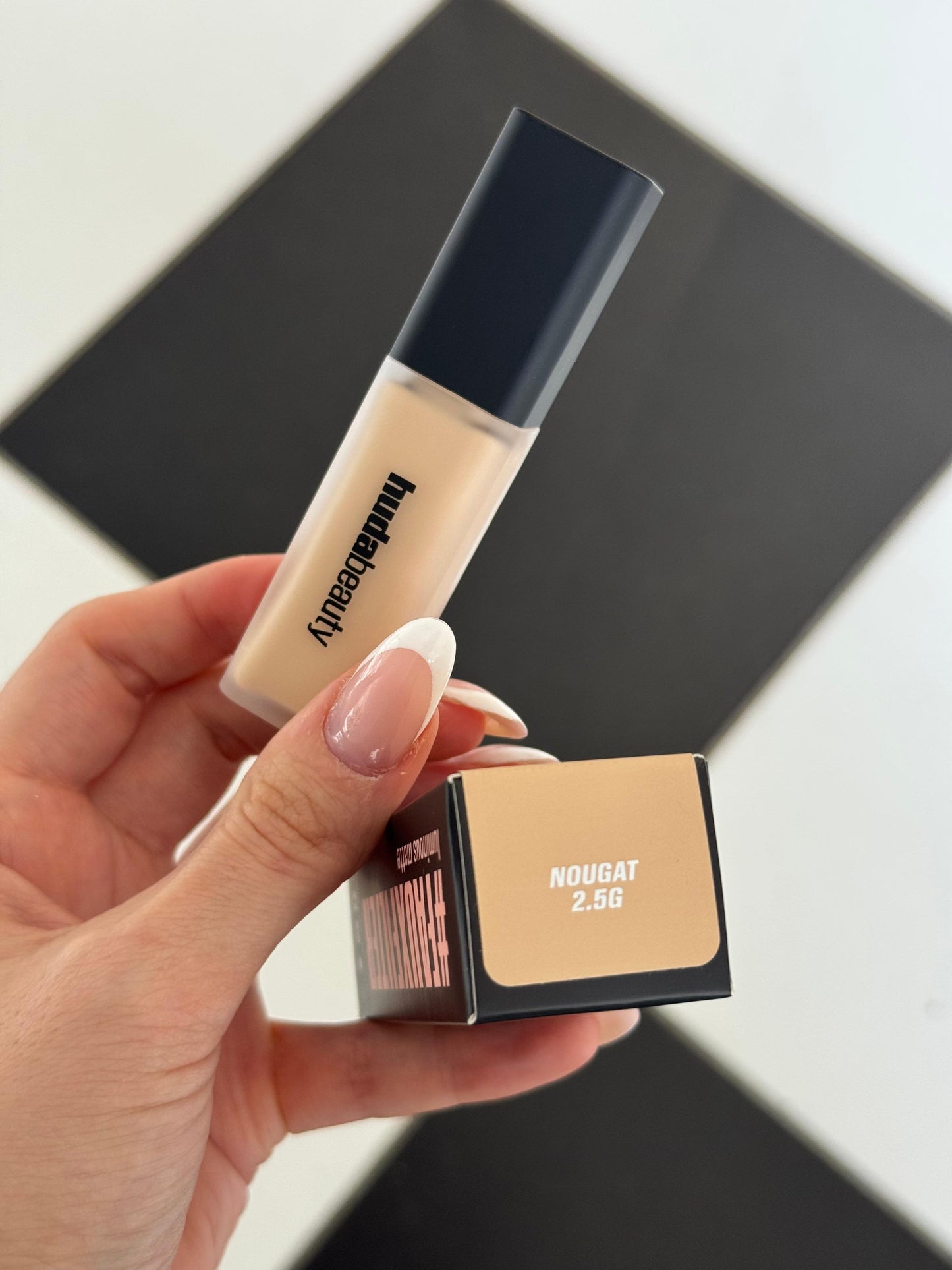 HUDA BEAUTY FauxFilter Luminous Matte Concealer (2.5G)