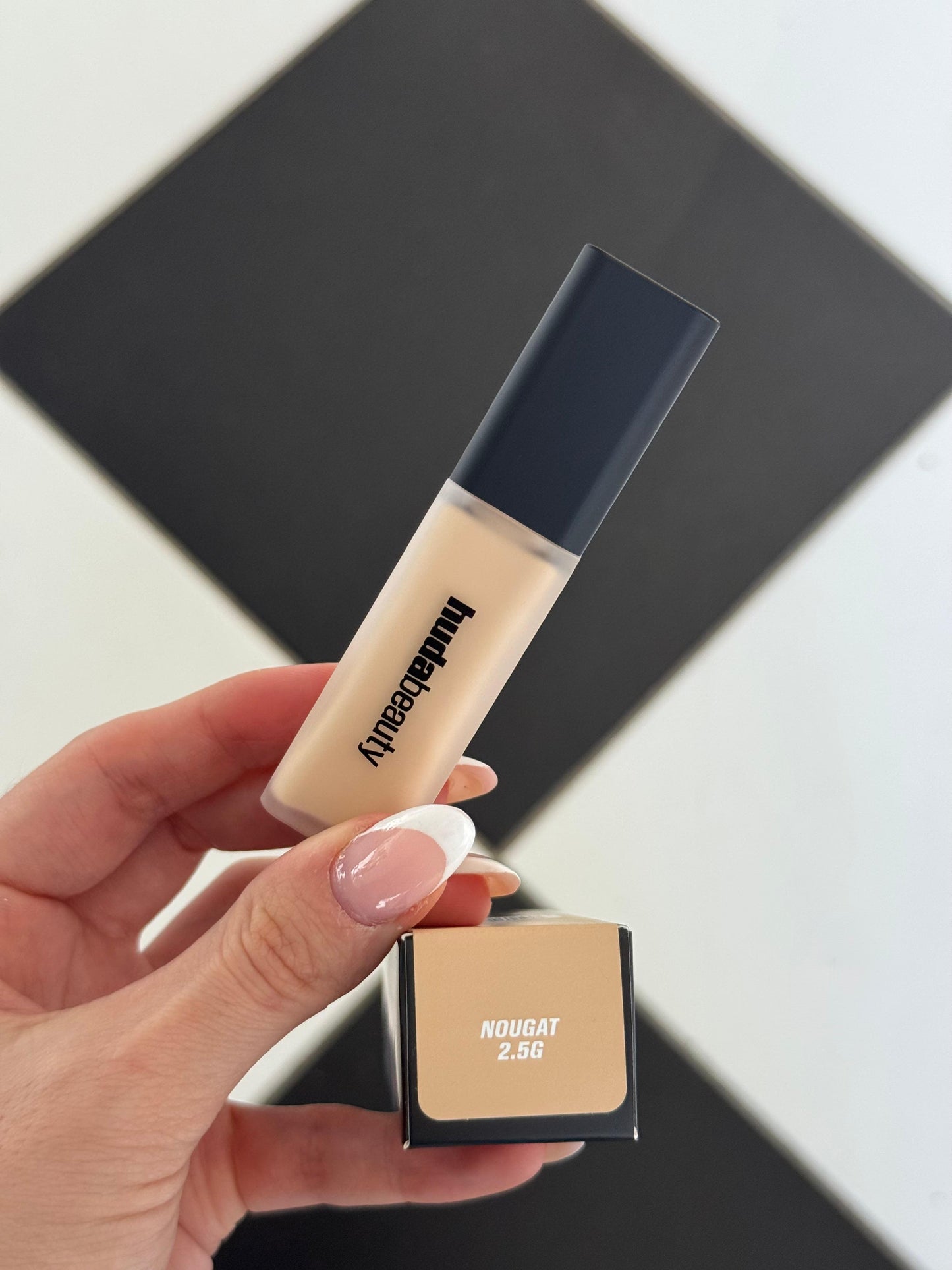 HUDA BEAUTY FauxFilter Luminous Matte Concealer (2.5G)