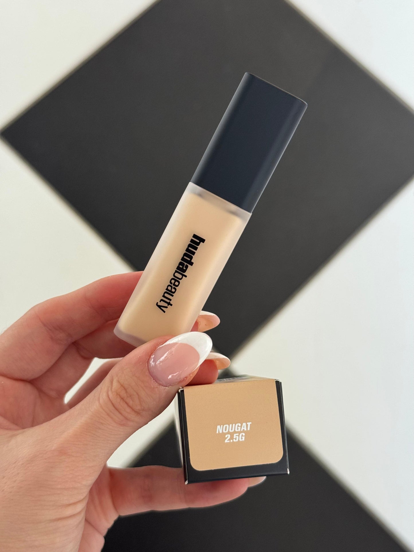 HUDA BEAUTY FauxFilter Luminous Matte Concealer (2.5G)