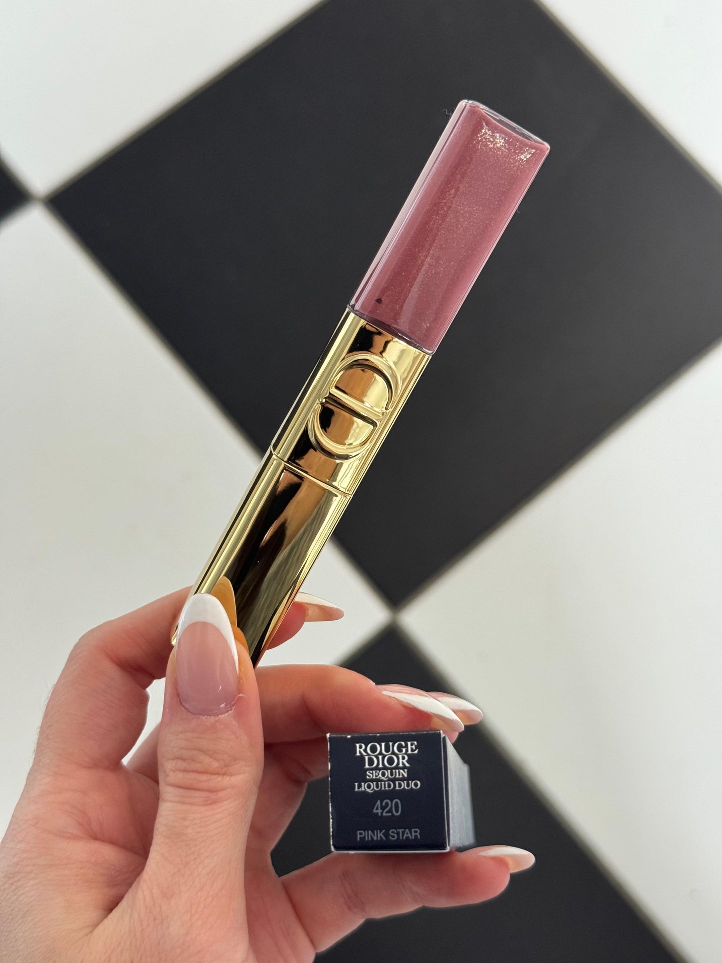 DIOR Rouge Dior Sequin Liquid Duo (420) - Limited Edition
Ultra-Glittery Color, Glossy Shine