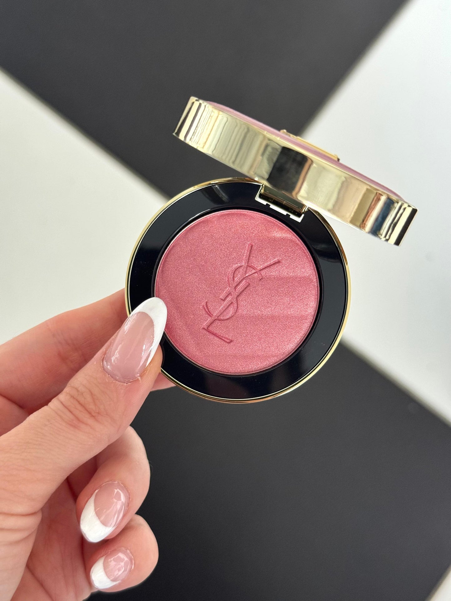 YSL Make Me Blush - Bold Blurring Blush (44)