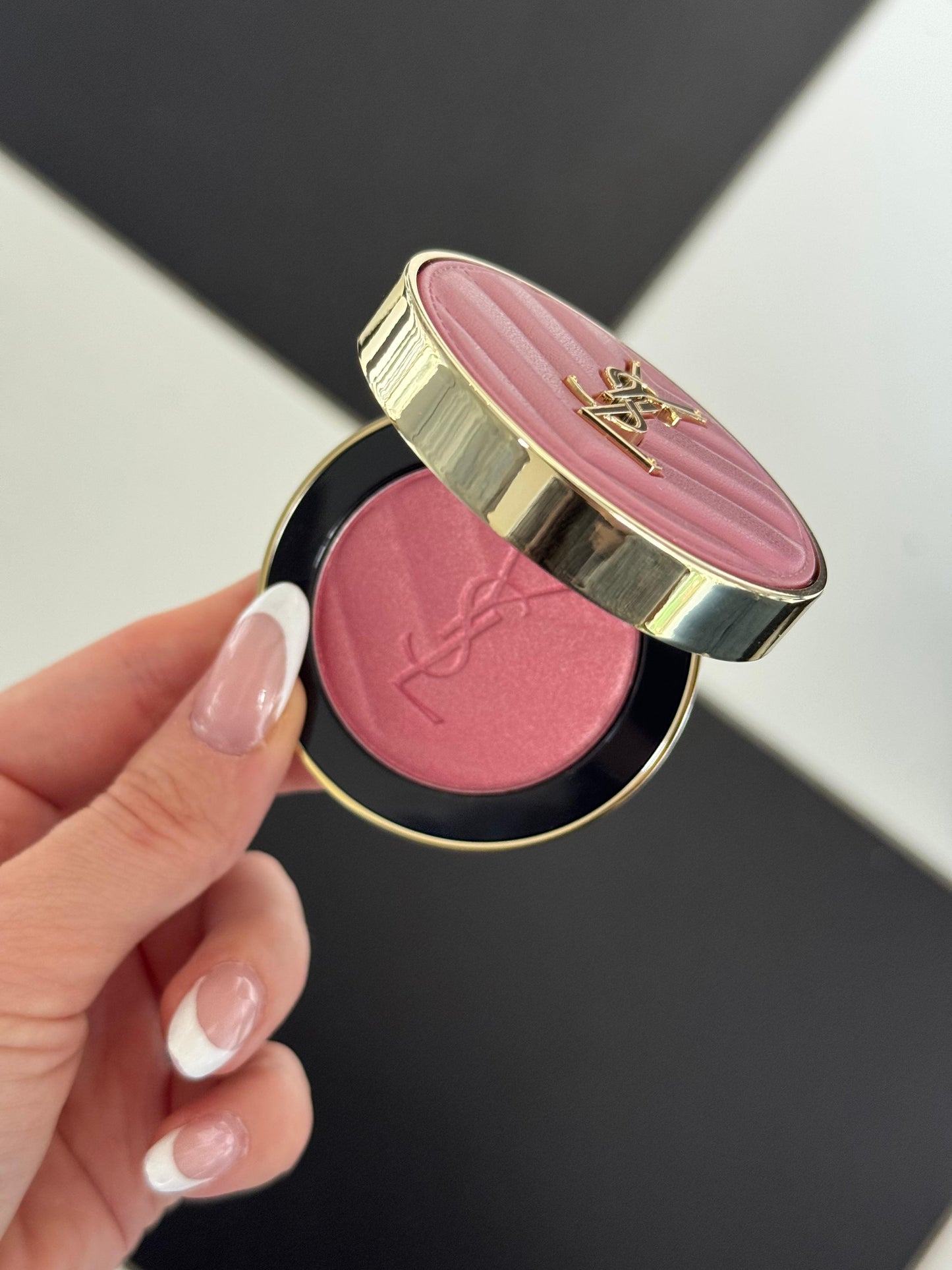 YSL Make Me Blush - Bold Blurring Blush (44)