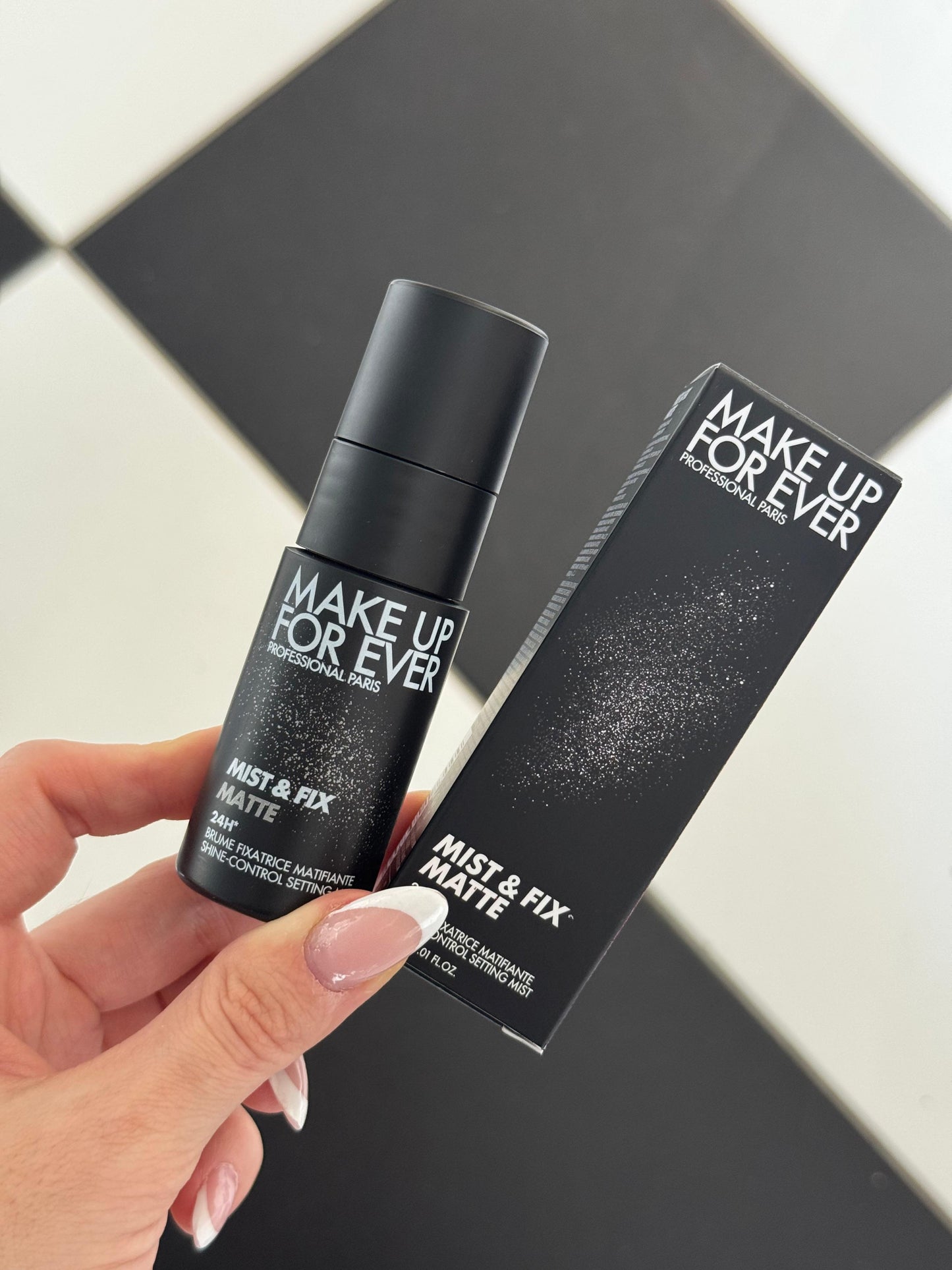MAKE UP FOR EVER
Mist & Fix 24HR Hydrating Setting Spray Mini