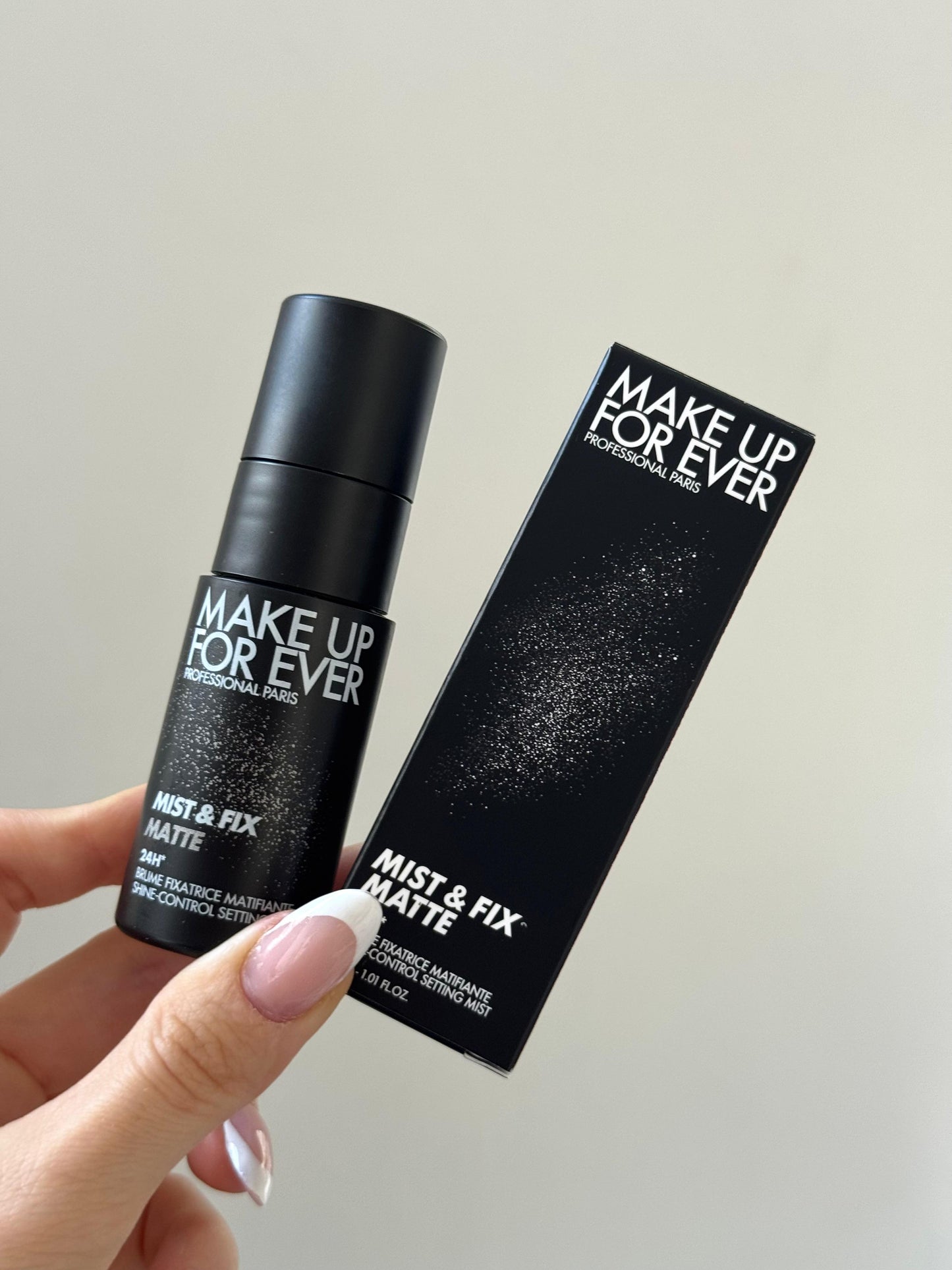 MAKE UP FOR EVER
Mist & Fix 24HR Hydrating Setting Spray Mini