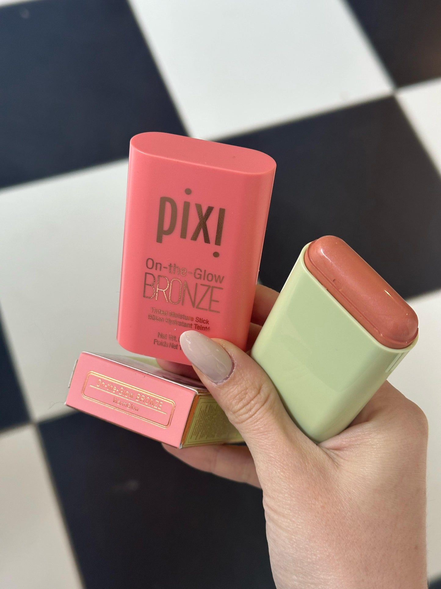 PIXI On-the-Glow Bronze
Tinted Moisture Stick - WarmGlow