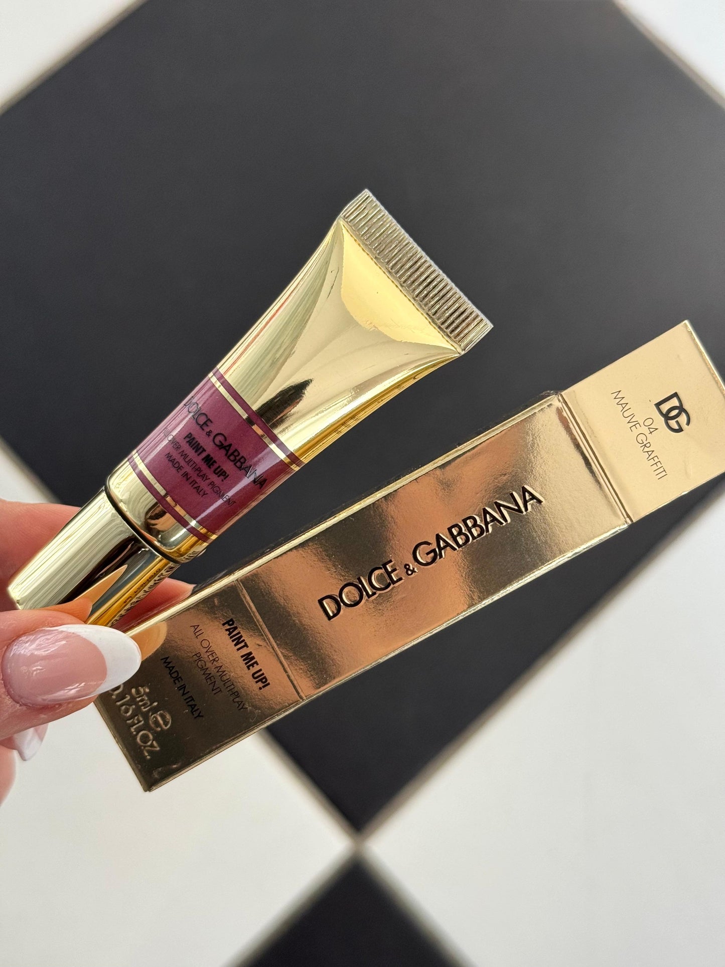 DOLCE&GABBANA Paint Me Up!
All Over Multi-Play Pigment For Face, Eyes And Lips (04)