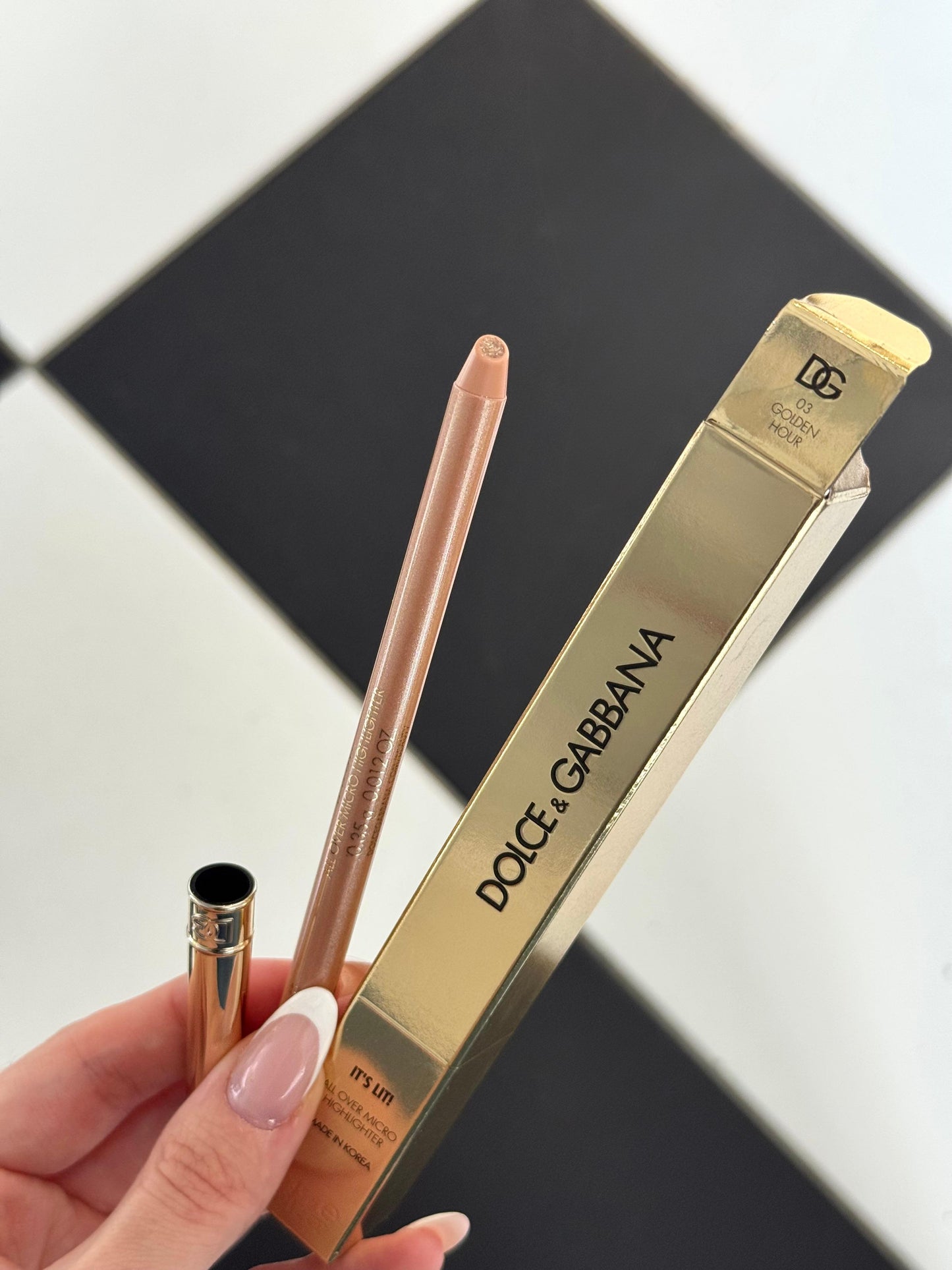 DOLCE&GABBANA It’s Lit!
All Over Micro Highlighter (03)