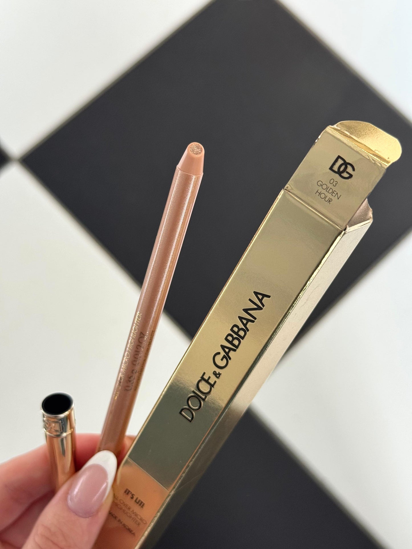 DOLCE&GABBANA It’s Lit!
All Over Micro Highlighter (03)