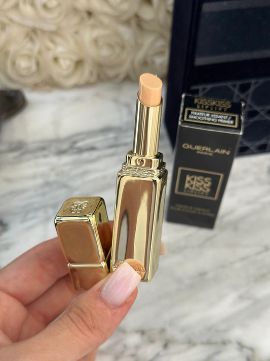 GUERLAIN Kisskiss Liplift
Smoothing Lipstick Primer