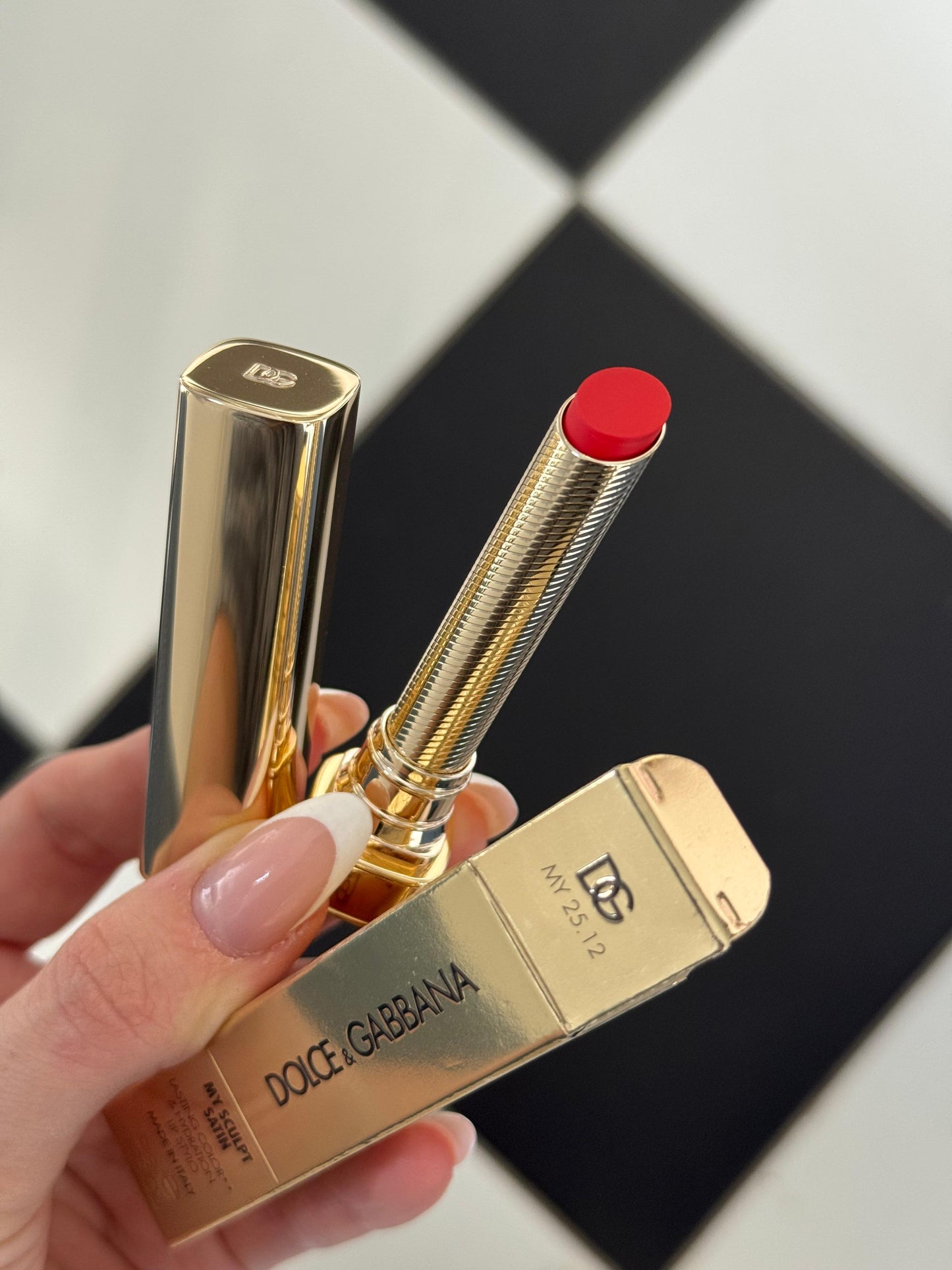 DOLCE&GABBANA My Comfy Matte Lipstick - My 25.12
Instant Rich Color & Hydration Lip Stylo