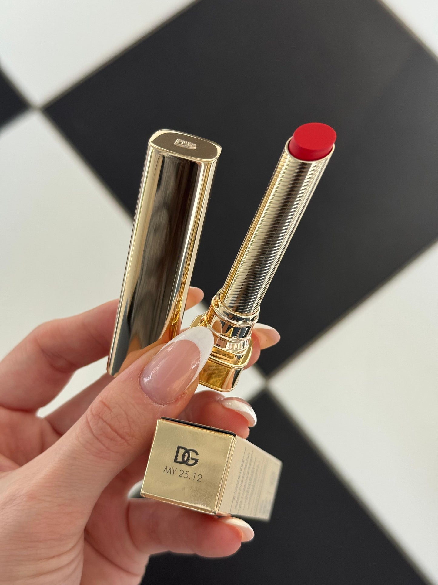 DOLCE&GABBANA My Comfy Matte Lipstick - My 25.12
Instant Rich Color & Hydration Lip Stylo