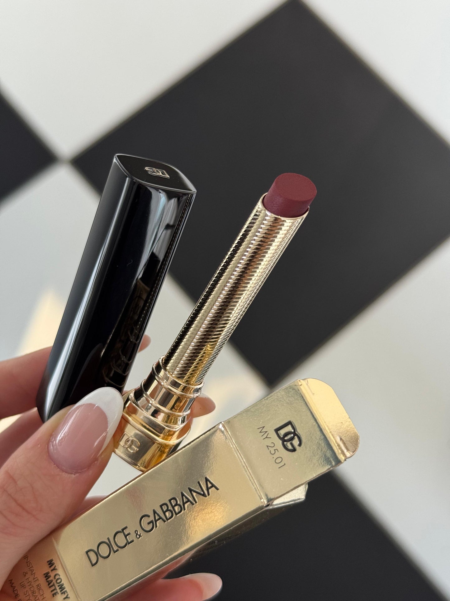 DOLCE&GABBANA My Comfy Matte Lipstick - My 25.01
Instant Rich Color & Hydration Lip Stylo