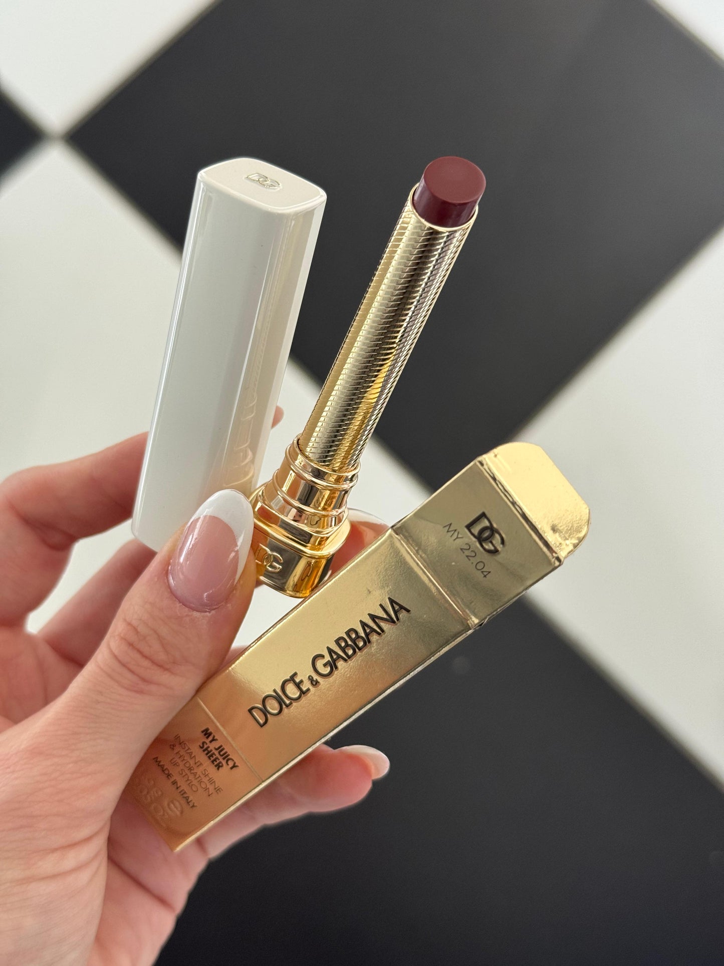 DOLCE&GABBANA My Juicy Sheer Lipstick - My 22.04
Instant Shine & Hydration Lip Stylo