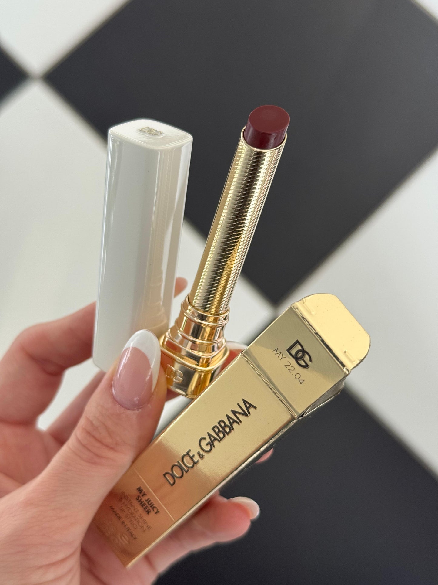 DOLCE&GABBANA My Juicy Sheer Lipstick - My 22.04
Instant Shine & Hydration Lip Stylo