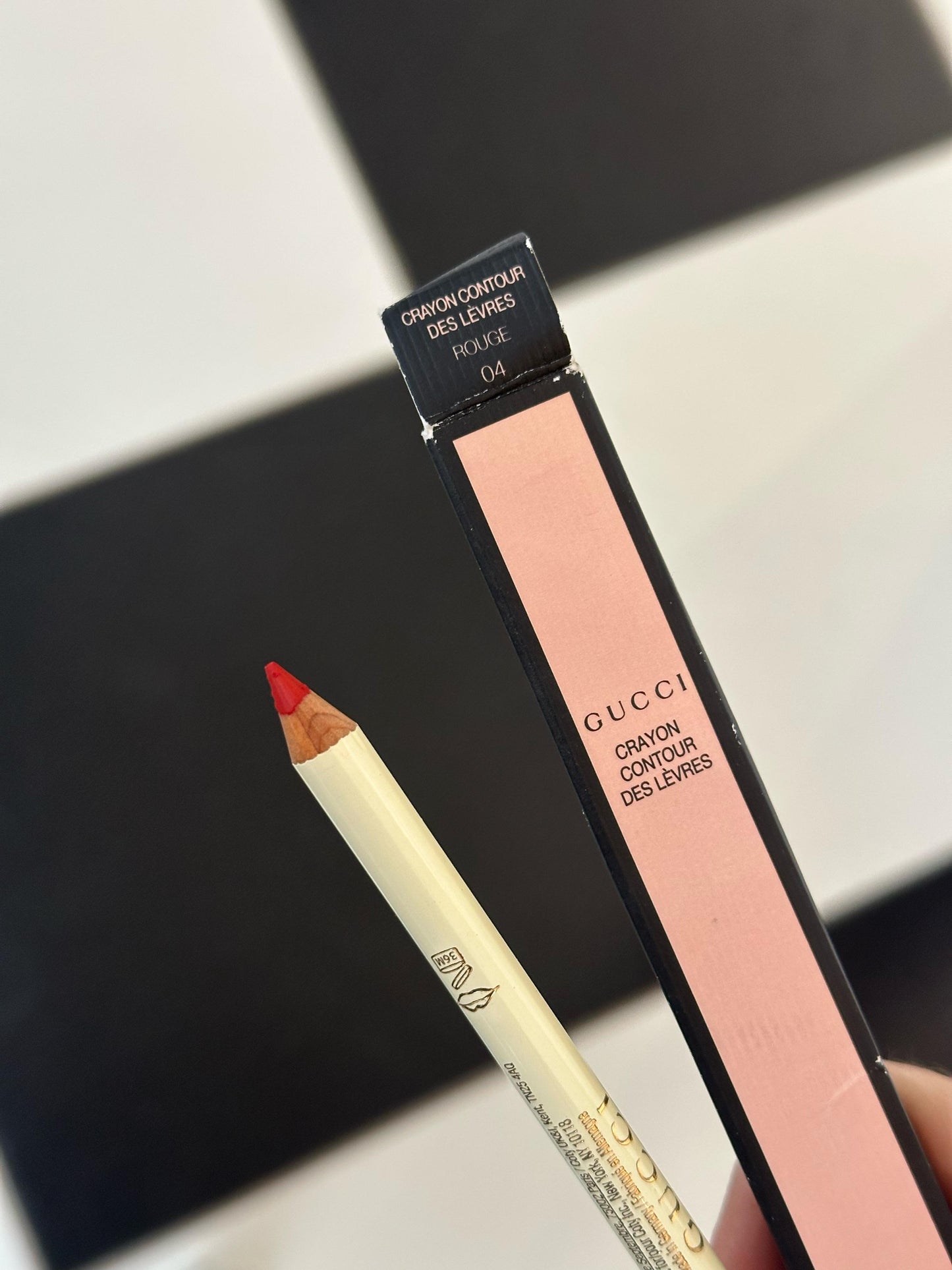 GUCCI Crayon Contour Des Lèvres - Lip Pencil (04)