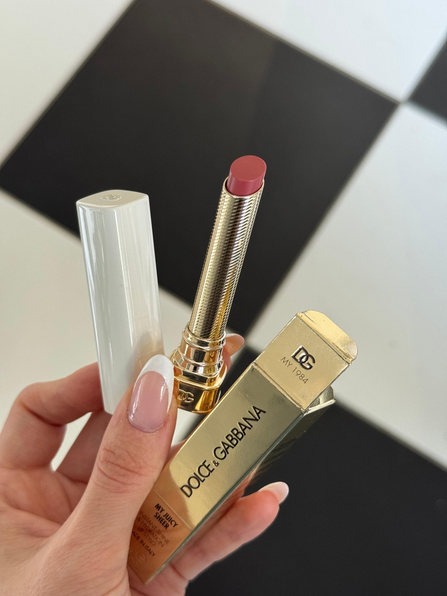 DOLCE&GABBANA My Juicy Sheer Lipstick - My 1984
Instant Shine & Hydration Lip Stylo