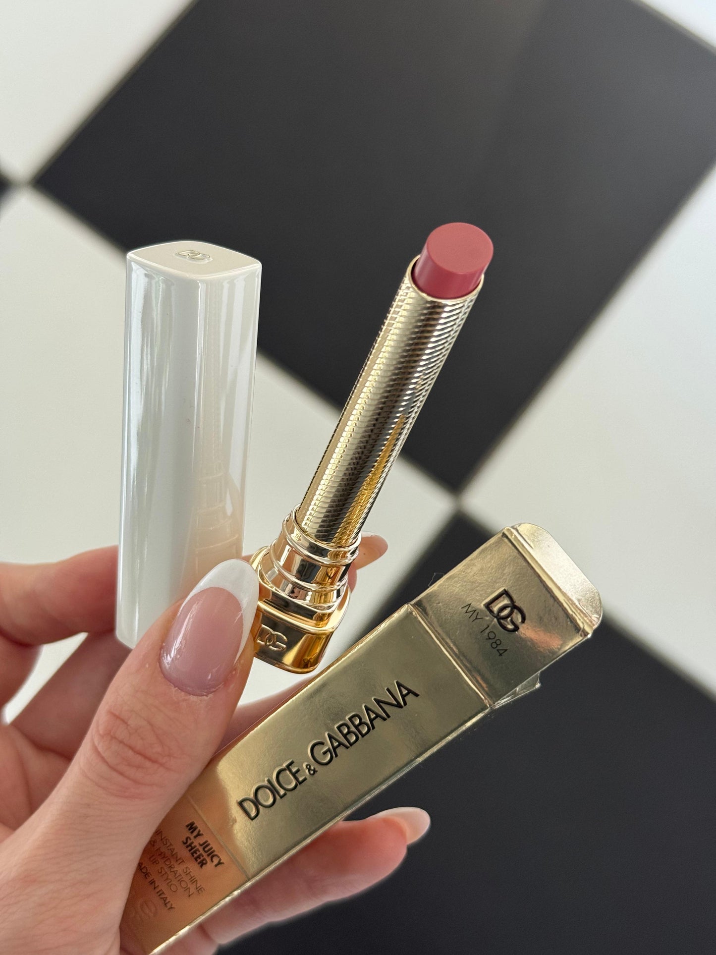 DOLCE&GABBANA My Juicy Sheer Lipstick - My 1984
Instant Shine & Hydration Lip Stylo
