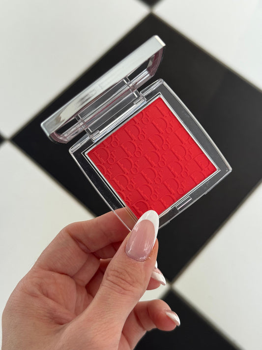 DIOR Backstage Rosy Glow (015)
Powder Blush with pH-Activated Color