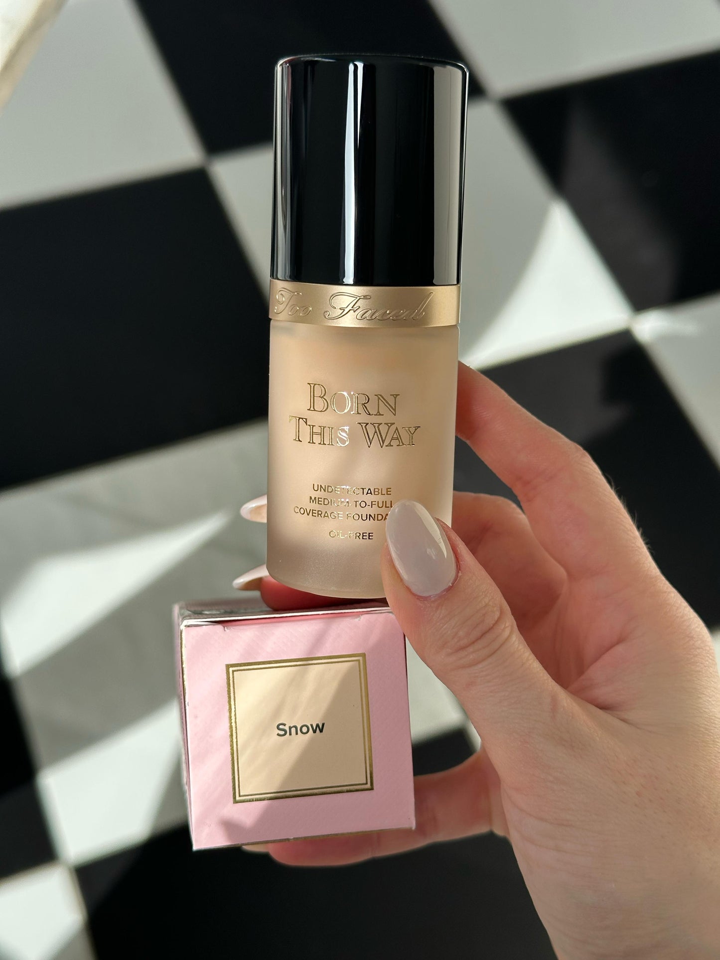 TOO FACED Born This Way Undetectable Flawless Coverage - Natural Finish Foundation