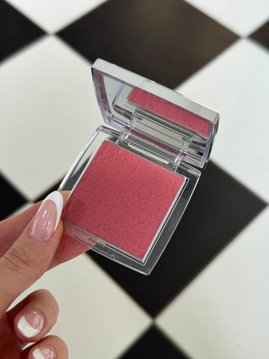 DIOR Backstage Rosy Glow (012)
Powder Blush with pH-Activated Color
