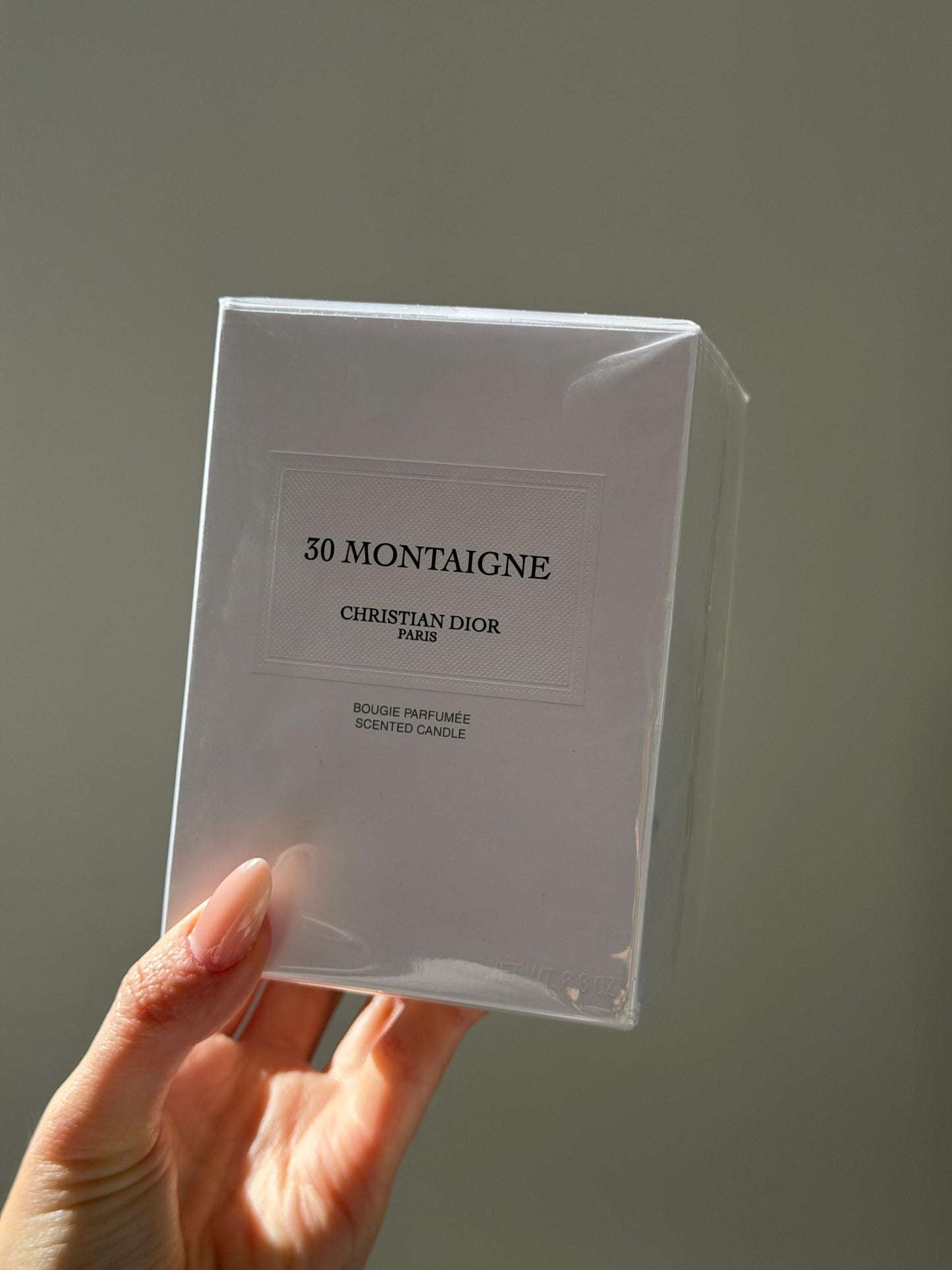 DIOR 30 Montaigne Scented Candle - Amber and Spicy Notes