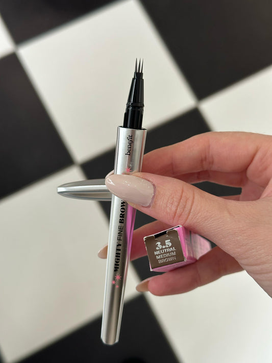 BENEFIT Mighty Fine Brow Pen Superfine 0.8mm Triple Tip Brow Pen
Full Size