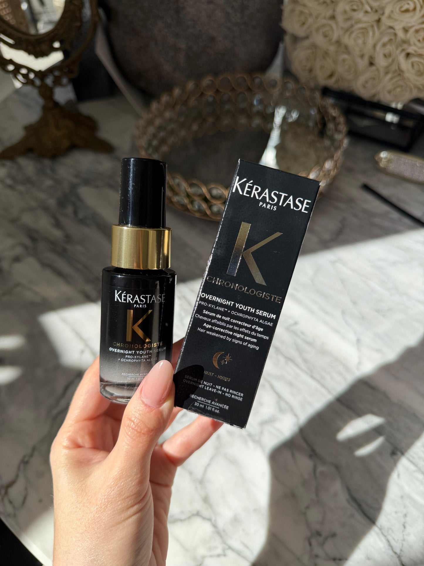 KERASTASE Chronologiste Overnight Youth Serum
Luxurious Overnight Age-Corrective Leave-In Hair Serum