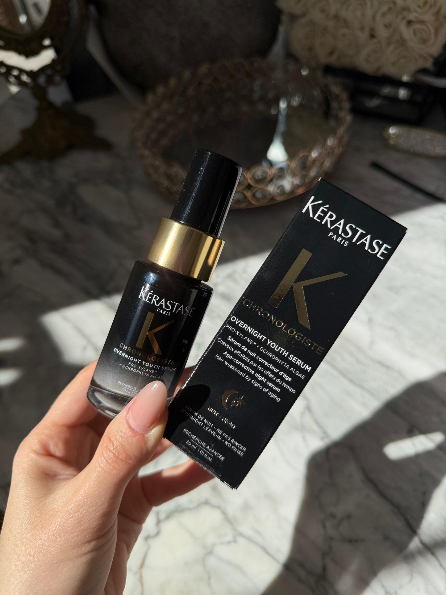 KERASTASE Chronologiste Overnight Youth Serum
Luxurious Overnight Age-Corrective Leave-In Hair Serum