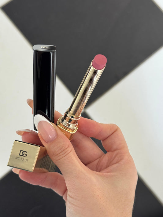 DOLCE&GABBANA My Comfy Matte Lipstick - My 13.01
Instant Rich Color & Hydration Lip Stylo