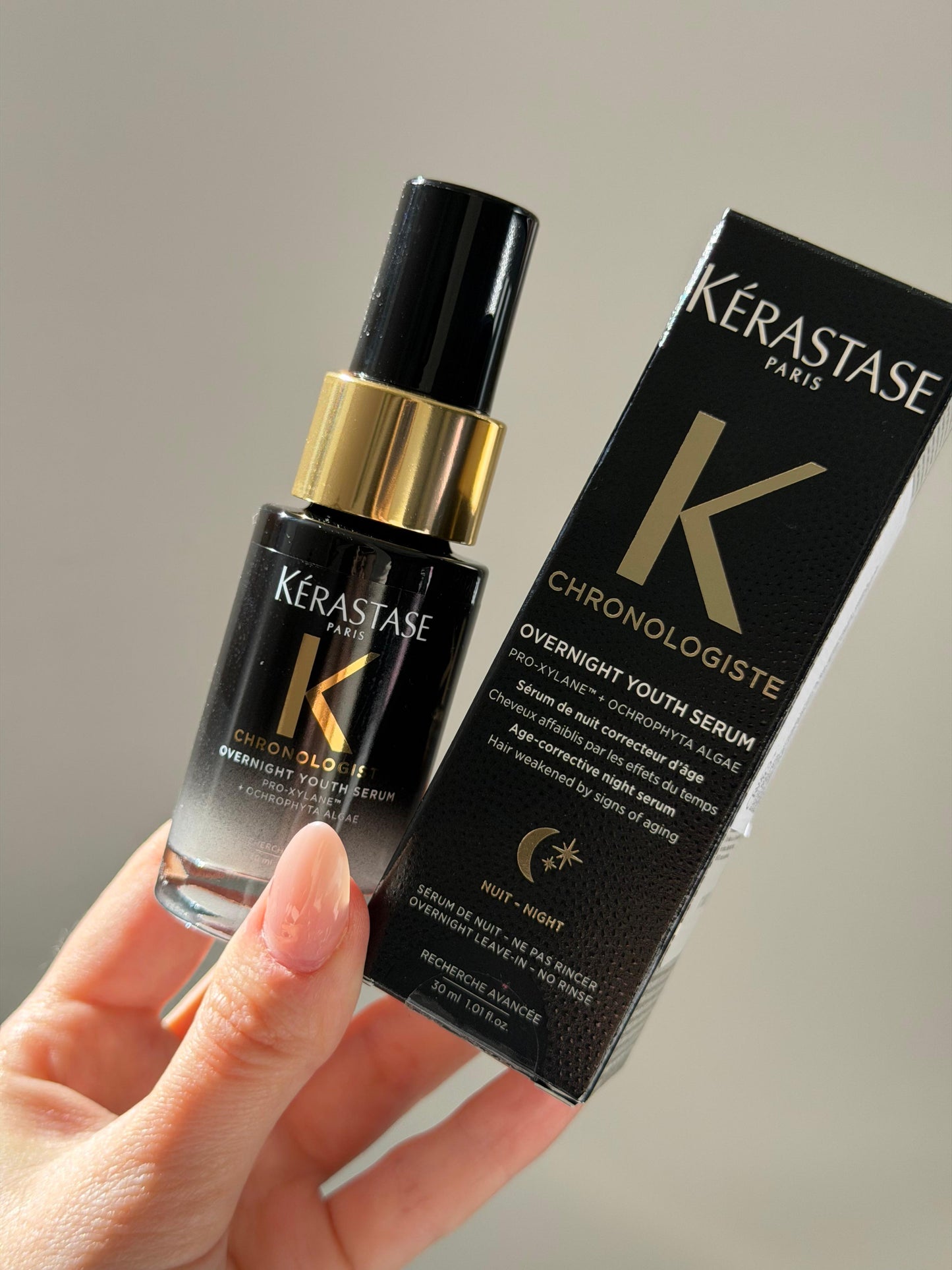 KERASTASE Chronologiste Overnight Youth Serum
Luxurious Overnight Age-Corrective Leave-In Hair Serum