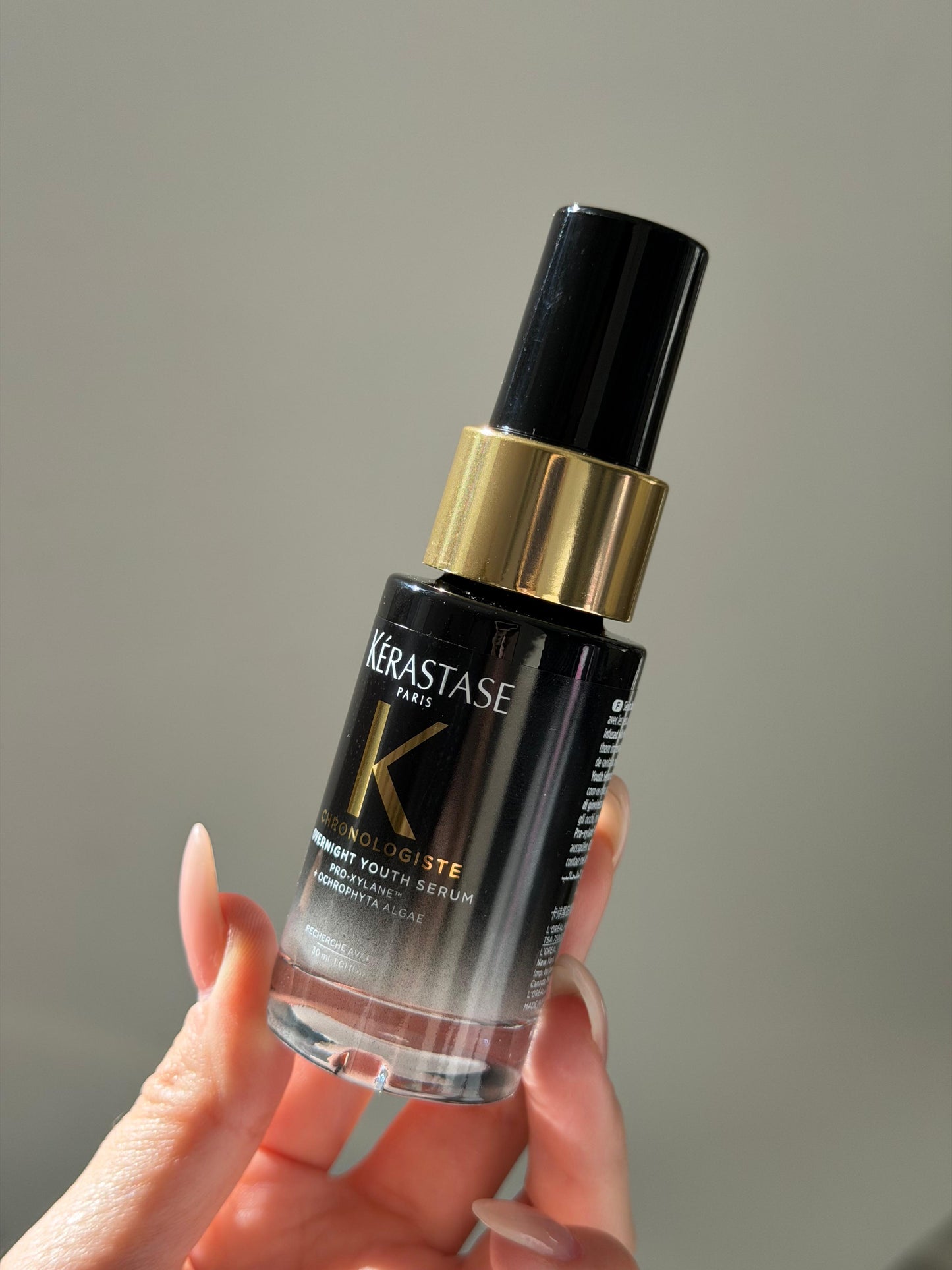 KERASTASE Chronologiste Overnight Youth Serum
Luxurious Overnight Age-Corrective Leave-In Hair Serum